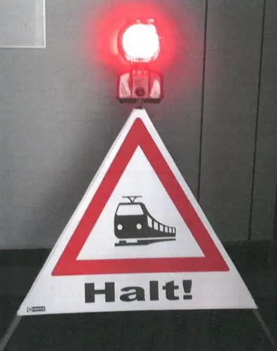Faltsignal, Gefahrzeichen 151 "Bahnübergang"
