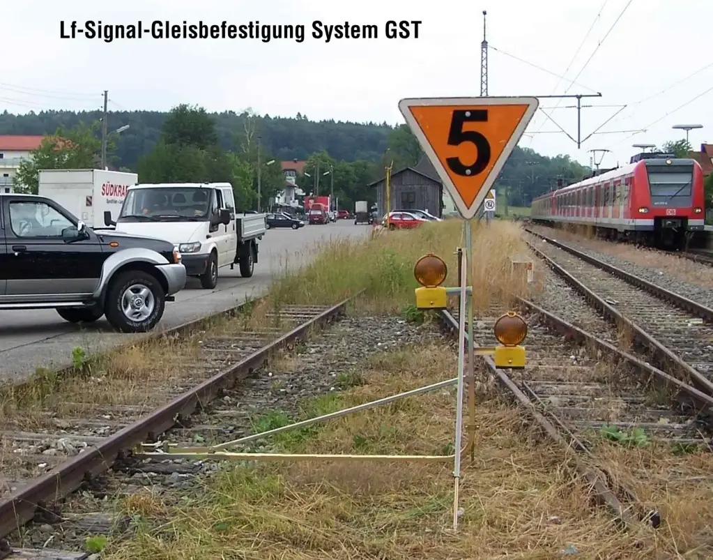 Schienenfußhalterung für Lf-Signal mit EBA-Zulassung