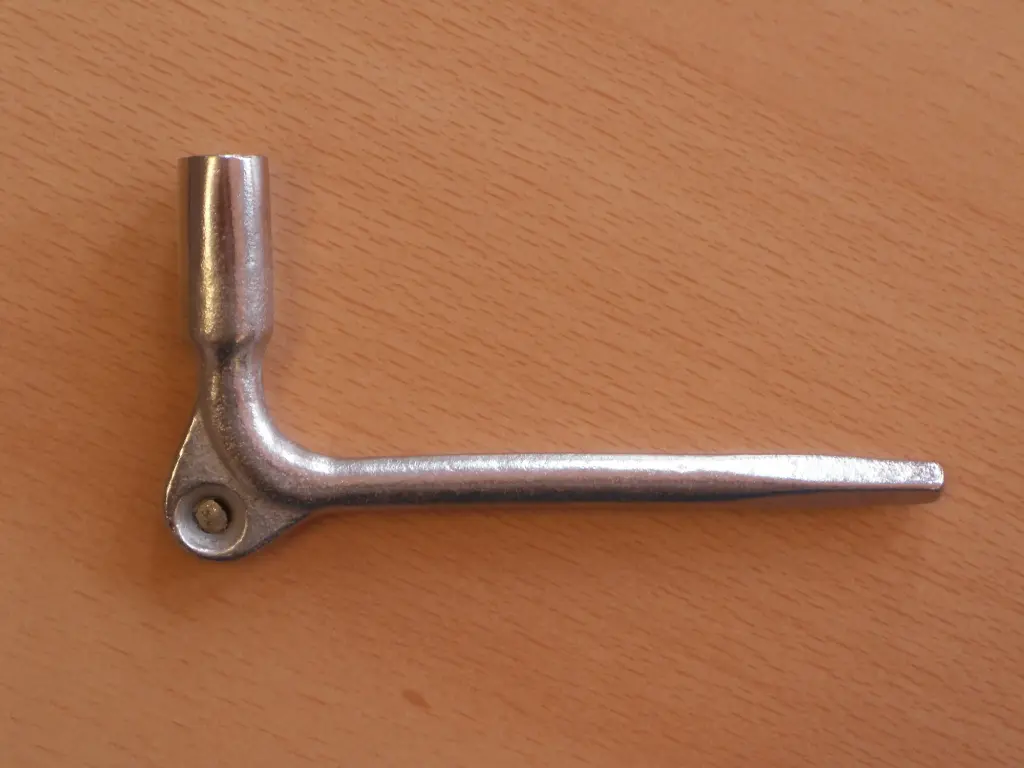 Vierkantschlüssel abgewinkelt